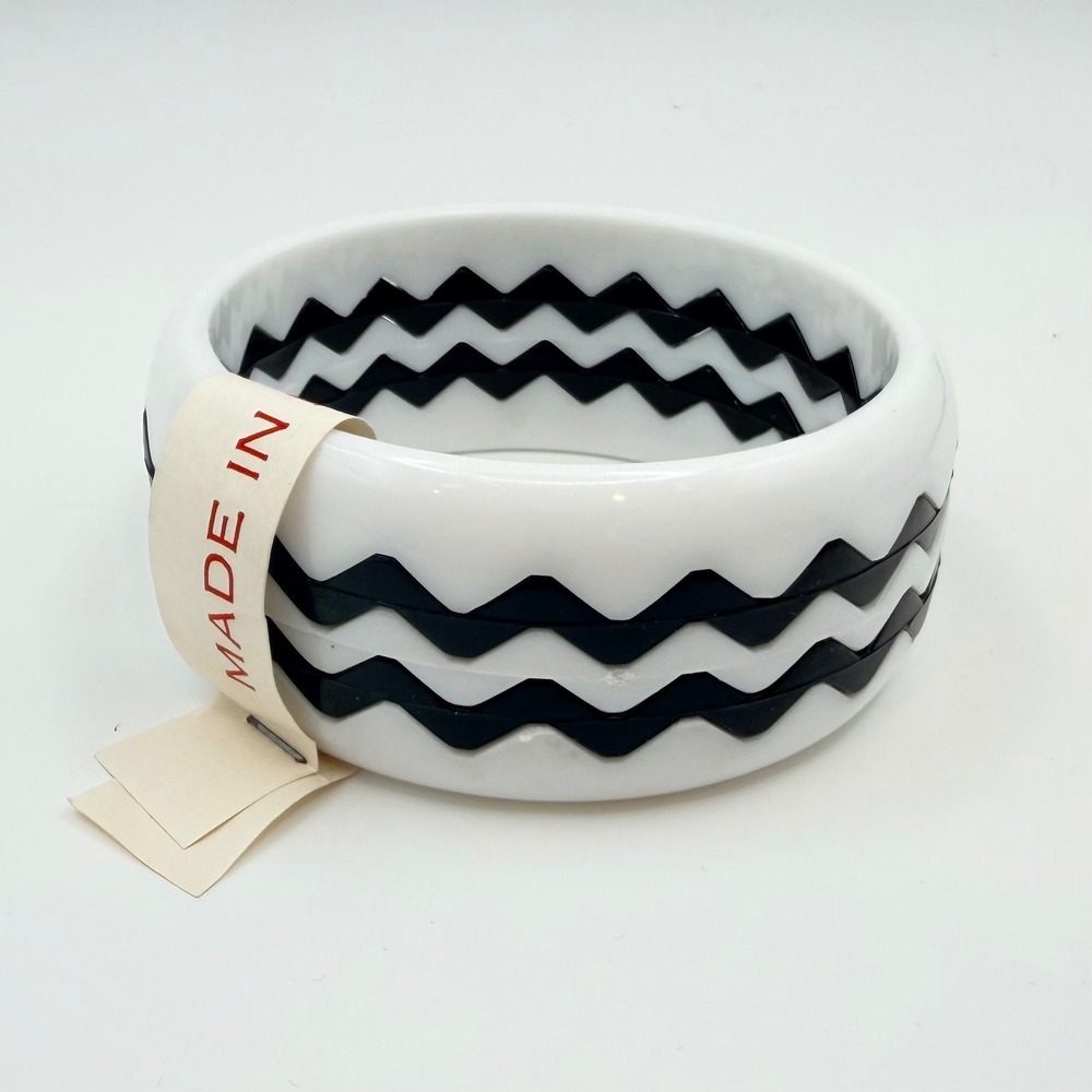 Vintage Interlocking Puzzle Bangle NOS Made in Hong Kong Black and White 8 Inch - Picture 4 of 6